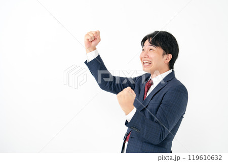 ビジネスマン　20代男性　ガッツポーズ 119610632