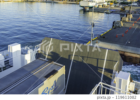 小豆島　土庄港　小豆島フェリー　おりんぴあどりーむ　せと　離岸　香川県土庄町 119611082