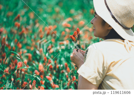 ストロベリーキャンドルのお花摘み ストロベリーキャンドルのお花摘み 119611606