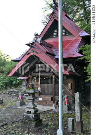 子持神社　社殿　みなかみ町上牧　県指定重要文化財 119611858