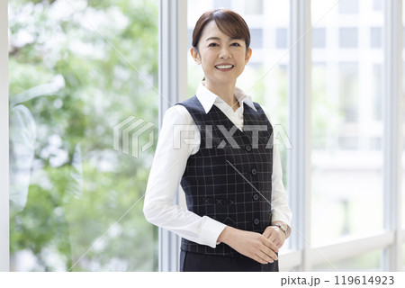 医療　医療事務員のポートレート　　撮影協力：有明教育芸術短期大学 119614923