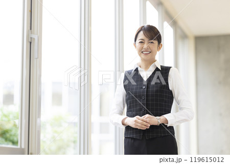 医療 医療事務員のポートレート 撮影協力:有明教育芸術短期大学 医療 医療事務員のポートレート 撮影協力:有明教育芸術短期大学 119615012