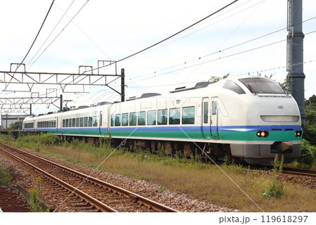 信越本線特急しらゆき号:E653系上沼垂色 信越本線特急しらゆき号:E653系上沼垂色 119618297