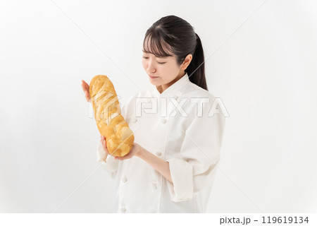 コックコートの女性 バケット コックコートの女性 バケット 119619134