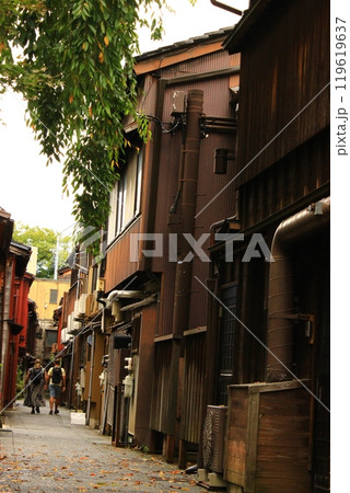 古い路地の街並み 古い路地の街並み 119619637