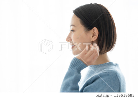 ビューティー　横顔　女性 119619693
