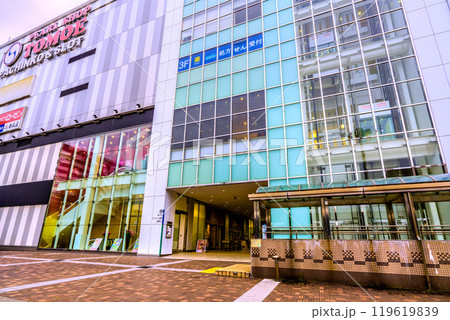 日本の横浜都市景観　地下鉄　センター南駅連絡口などを望む＝10月25日 119619839