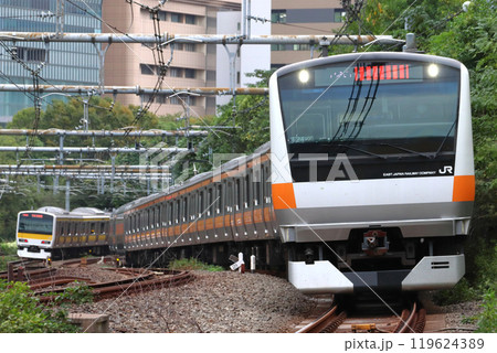 ［JC］中央快速線E233系電車（グリーン車連結-快速） 119624389