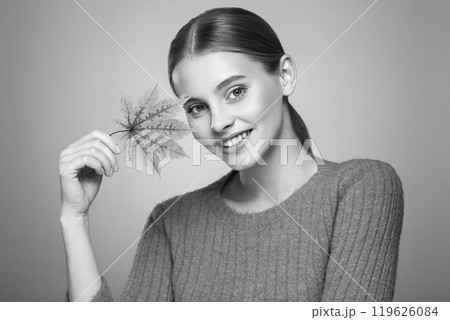 Autumn portrait of beautiful woman with clean fresh skin 119626084