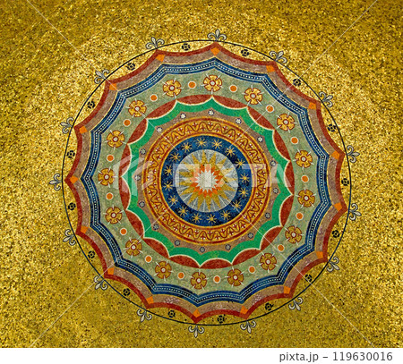 Gold circle 119630016