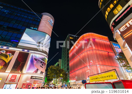 ソウル 夜の明洞メインストリート ソウル 夜の明洞メインストリート 119631014