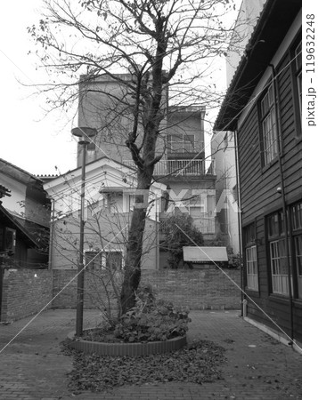 懐かしい昭和の木造の建物 119632248