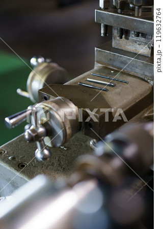 旋盤で使う工具 旋盤で使う工具 119632764
