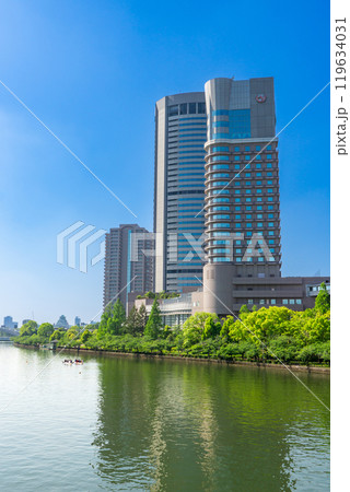大阪市北区天満橋 源八橋から見る大川と大阪アメニティパーク(OPA) 大阪市北区天満橋 源八橋から見る大川と大阪アメニティパーク(OPA) 119634031
