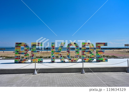 神戸市須磨海岸に設置された「BE KOBE」のモニュメント 神戸市須磨海岸に設置された「BE KOBE」のモニュメント 119634329