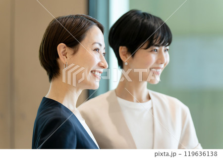 ビジネス　女性 119636138