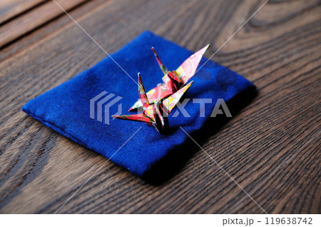 四明荘　窓辺の折鶴 119638742