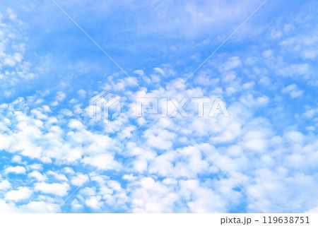 青空と白い雲・背景素材 青空と白い雲・背景素材 119638751