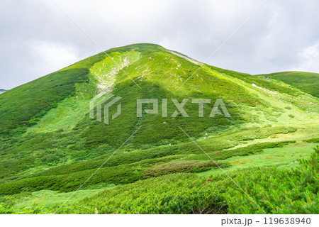 双六岳の山頂 北アルプスの双六岳の登山 双六岳の山頂 北アルプスの双六岳の登山 119638940