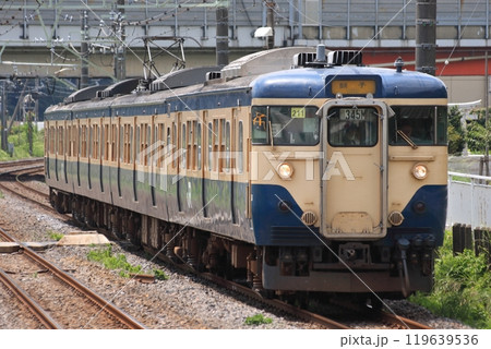 総武本線を走行する113系電車(横須賀色)_2010/8/8撮影 119639536