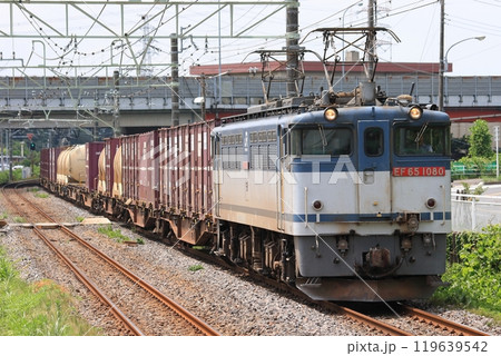 総武本線を走行するEF65-1080号機牽引の貨物列車(鹿島貨物)_2010/8/8撮影 総武本線を走行するEF65-1080号機牽引の貨物列車(鹿島貨物)_2010/8/8撮影 119639542