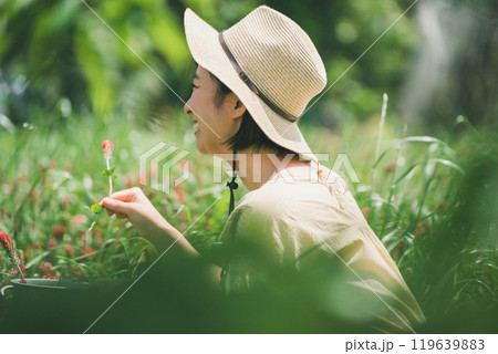 ストロベリーキャンドルのお花摘み 119639883