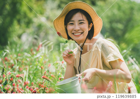 ストロベリーキャンドルのお花摘み 119639885