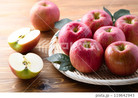 長野県産 シナノスイート （ りんご ） 119642943