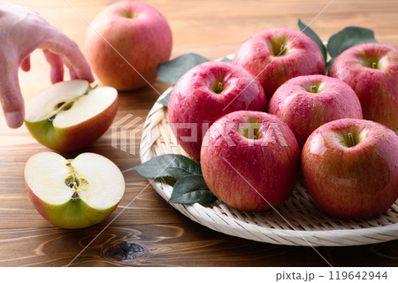 長野県産 シナノスイート （ りんご ） 119642944