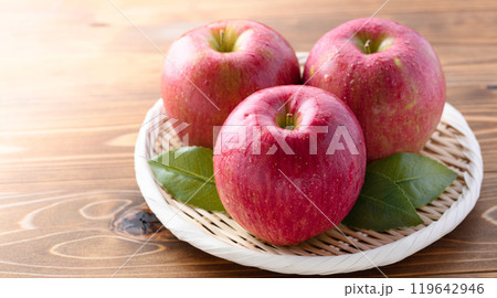 長野県産 シナノスイート （ りんご ） 119642946