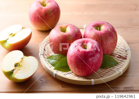 長野県産 シナノスイート （ りんご ） 119642961