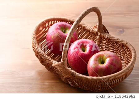 長野県産 シナノスイート （ りんご ） 119642962