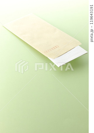 封筒と手紙 封筒と手紙 119643191