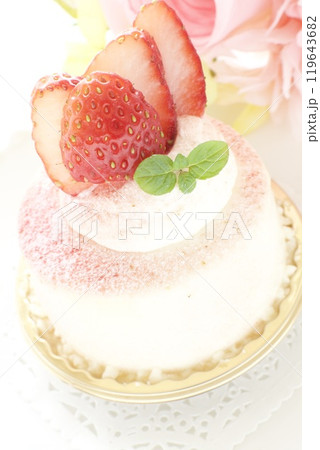 苺のババロアショートケーキ 苺のババロアショートケーキ 119643682