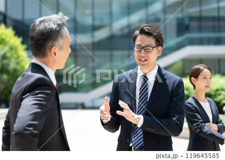 ビジネスパーソン 会話 ビジネスパーソン 会話 119645585
