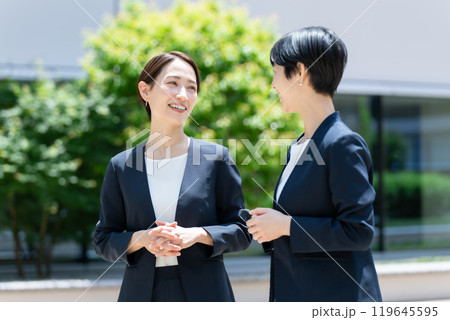 ビジネス 女性 会話 ビジネス 女性 会話 119645595