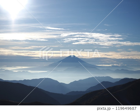 早朝、塩見岳からの富士山 早朝、塩見岳からの富士山 119649687