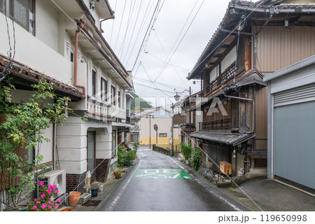 雨の飛騨街道金山宿(岐阜県下呂市金山町) 雨の飛騨街道金山宿(岐阜県下呂市金山町) 119650998