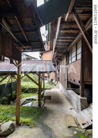飛騨街道金山宿の筋骨の古い水場（岐阜県下呂市金山町） 119651049