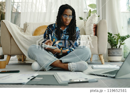 Focusing on Creative Design Project in Living Room 119652581