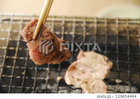 自宅でバーベキュー 119654464