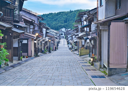【諏訪町本通り】 富山県富山市八尾町諏訪町 119654628