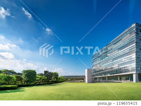 青空と一般的な企業のイメージ 119655415