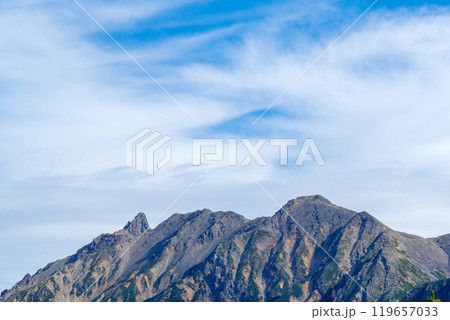 頂の森　槍の回廊からの槍ヶ岳方面景観（岐阜県高山市奥飛騨温泉郷） 119657033