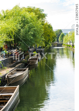 爽やかな青空と歴史的町並みが残る倉敷の美観地区|倉敷観光イメージ|岡山県倉敷市 爽やかな青空と歴史的町並みが残る倉敷の美観地区|倉敷観光イメージ|岡山県倉敷市 119657945