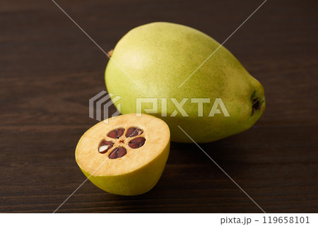 カリンの果実 イメージ カリンの果実 イメージ 119658101