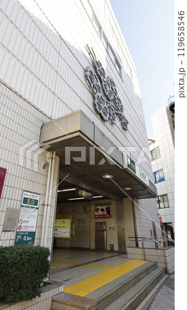都営新宿線の瑞江駅北口出入口 119658546