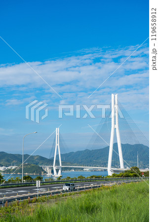 晴れの青空と多々羅大橋｜瀬戸田PA（上り線）より撮影｜しまなみ海道｜広島県尾道市瀬戸田町 119658912