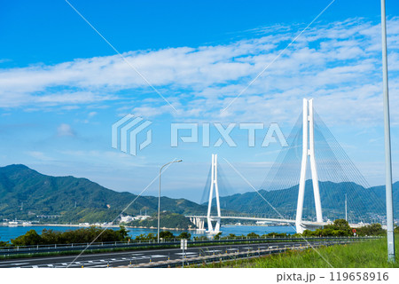 晴れの青空と多々羅大橋|瀬戸田PA(上り線)より撮影|しまなみ海道|広島県尾道市瀬戸田町 晴れの青空と多々羅大橋|瀬戸田PA(上り線)より撮影|しまなみ海道|広島県尾道市瀬戸田町 119658916