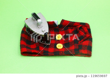 アイロン掛け　イメージ 119659697